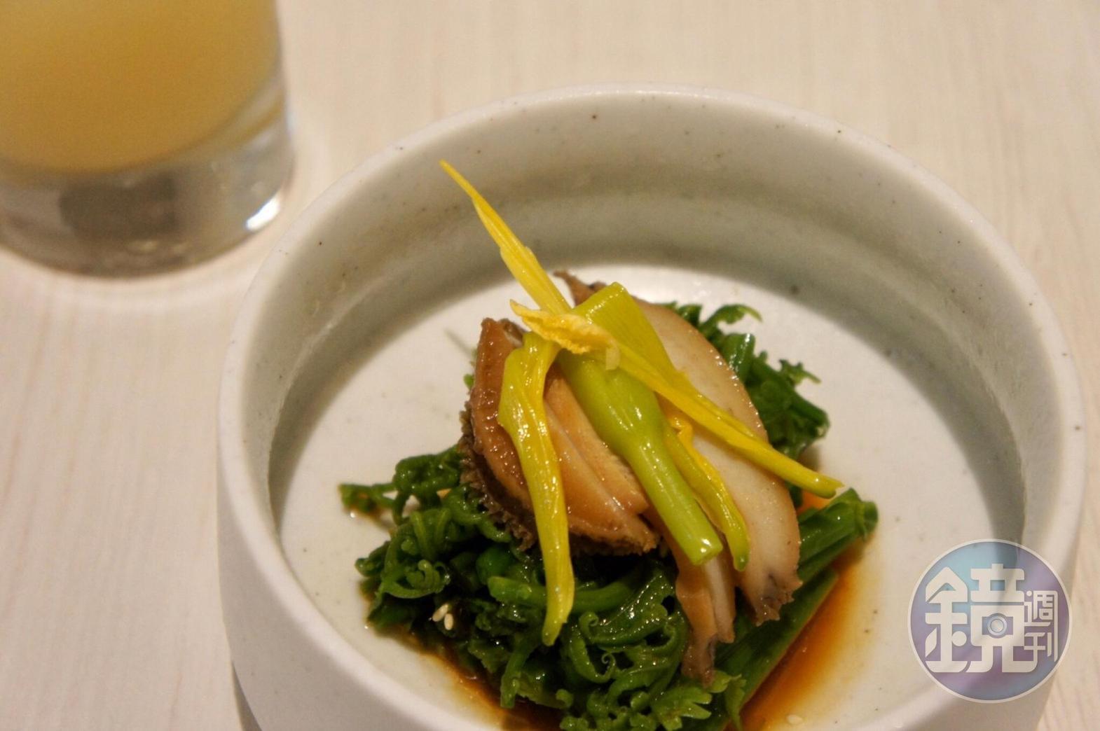 「滷南非鮑魚&過貓沙拉」以新鮮食材取代中菜常用的鮑魚罐頭料理。(1,980元套餐菜色)