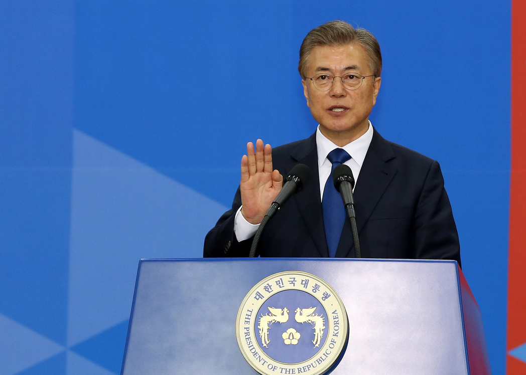 南韓總統文在寅選前曾許下承諾，要成為兩性平權的領導人。（Wiki）