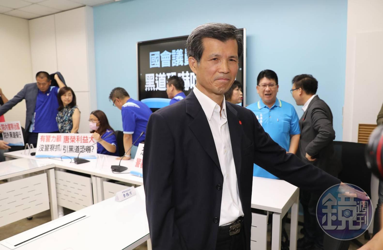 刑事局副局長李西河回應,會立即受理積極偵辦,警方相當重視立委的人身安全。