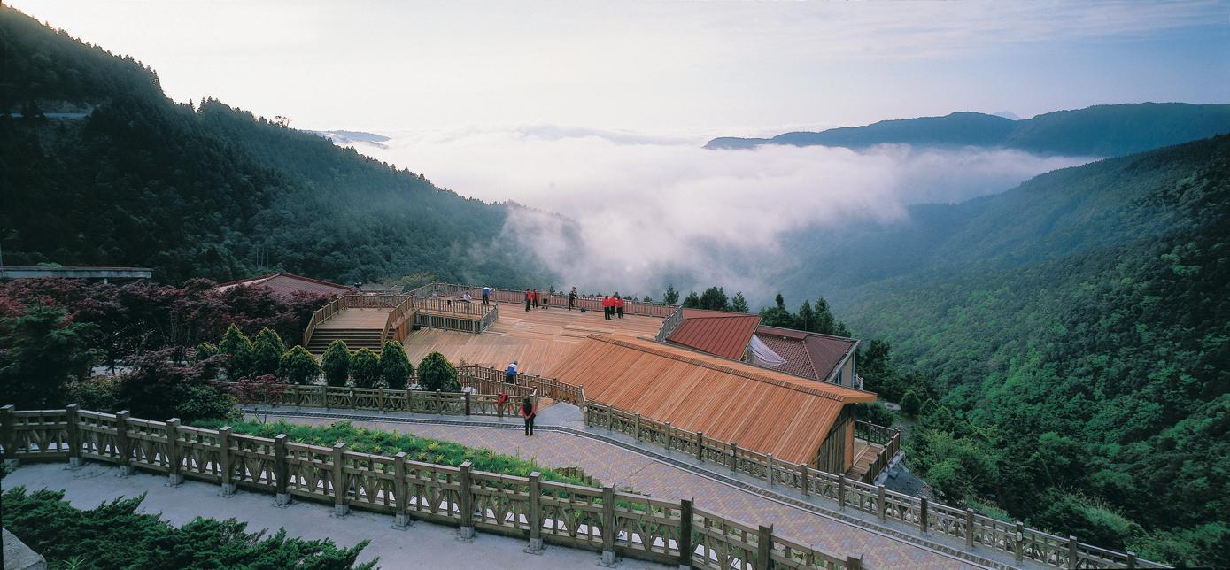 林務局祭出全台12處國家森林遊樂園免費入園一次的超好康。圖為太平山森林遊樂區。（林務局官網）