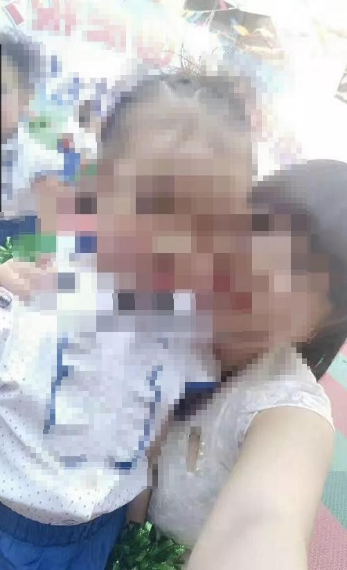 家長透露下毒手的王姓女老師從來打招呼,臉上也沒有笑意,家長們都和她不熟。(翻攝微信)