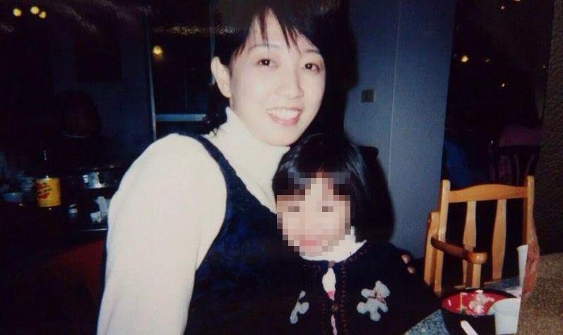 張麗綺（左）曾一心只想當個家庭主婦，從未想過要創業，右為女兒。（張麗綺提供）