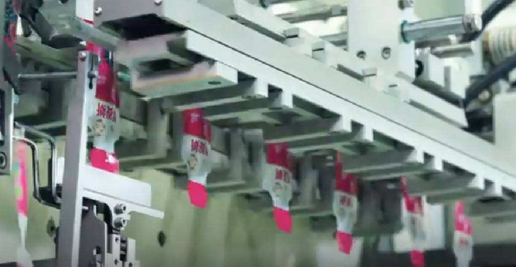 麗彤設立幹細胞實驗室，投入保養品與保健品的研發，產品則委由獲GMP認證的工廠生產。（張麗綺提供）