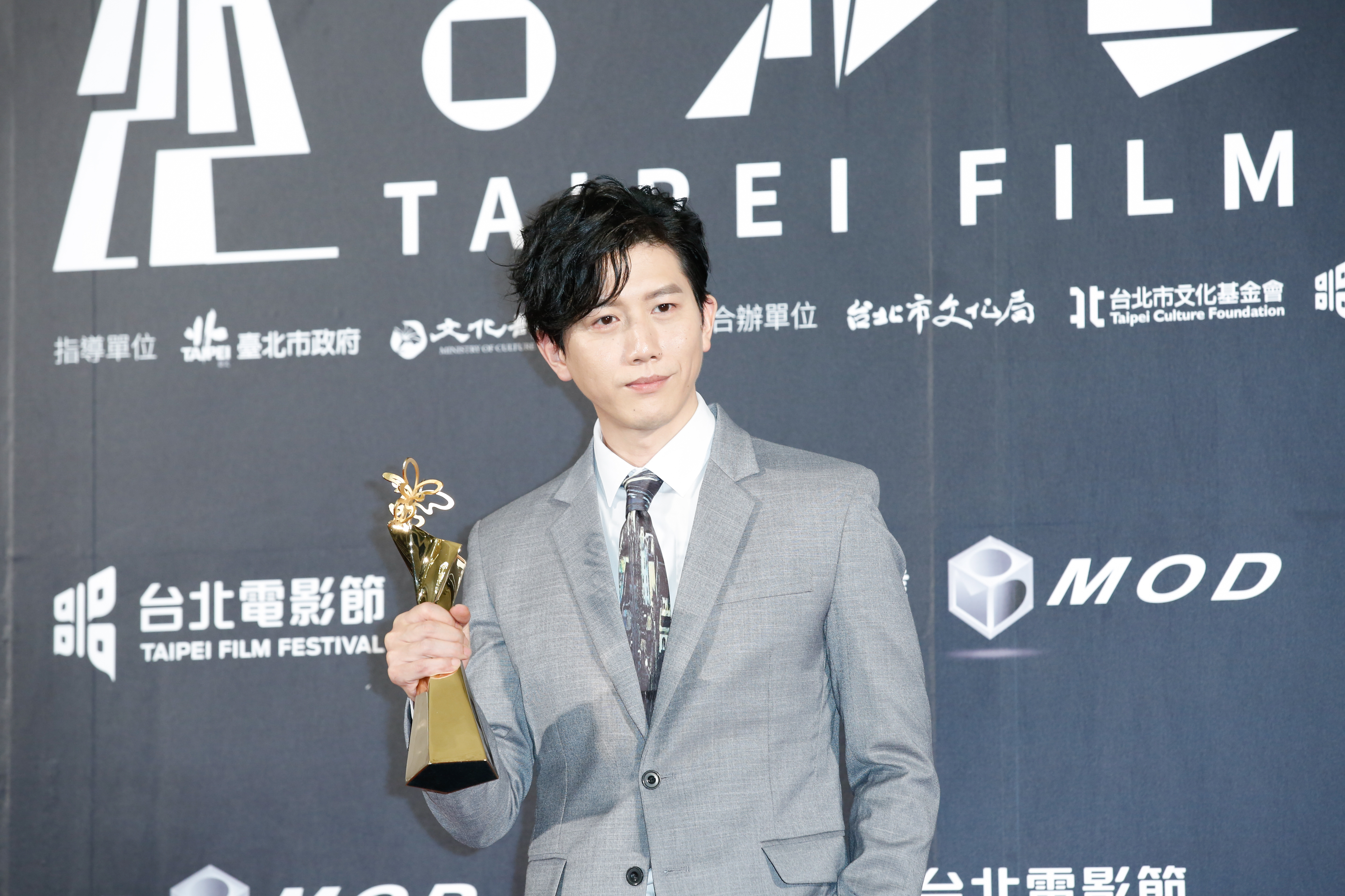 18歲就入圍金鐘獎，但等了21年才拿到演技獎項，莫子儀成為台北電影節最佳男主角。