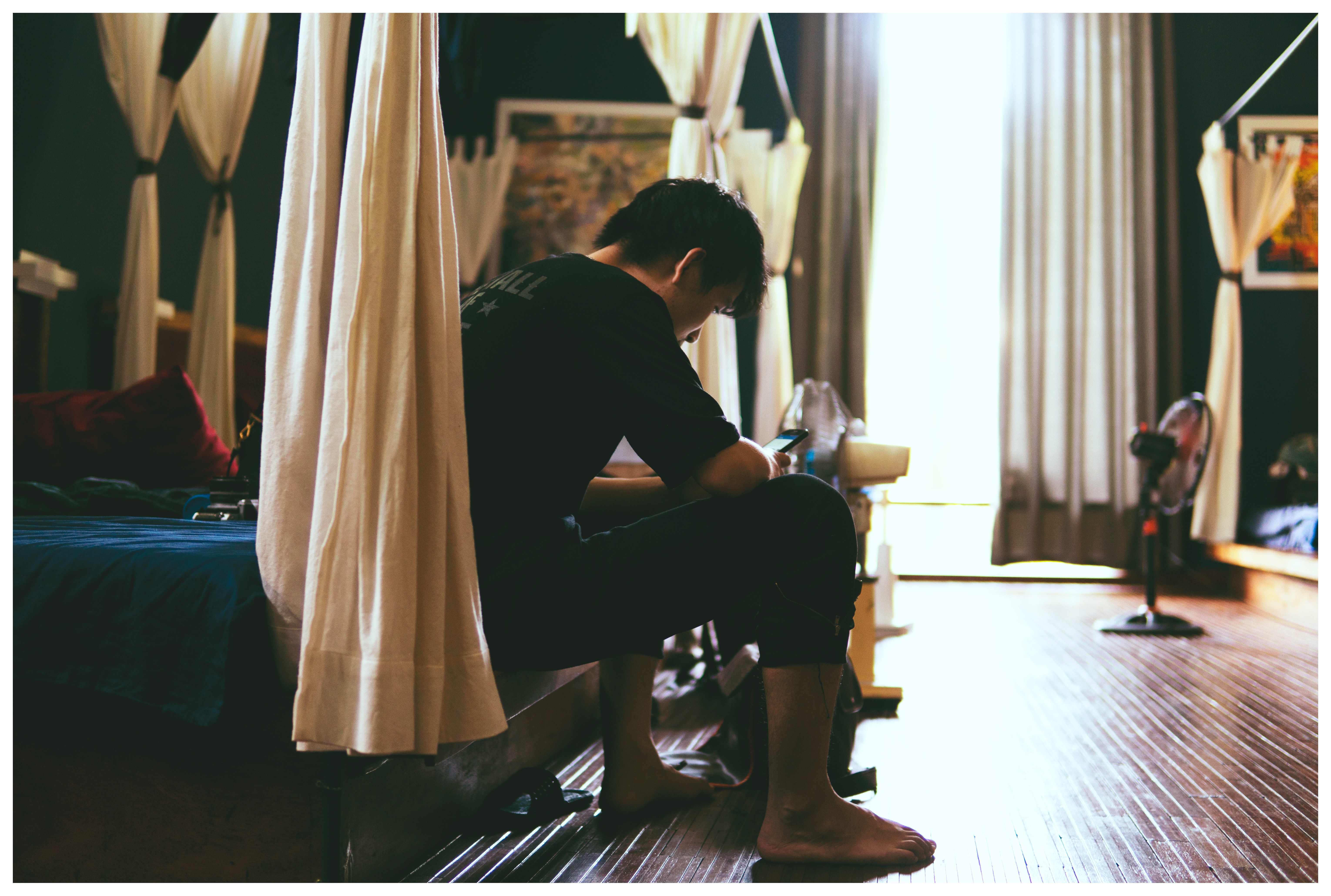 家中沒有裝冷氣，同時開12台電風扇竟然比較費電。（ Pexels提供）