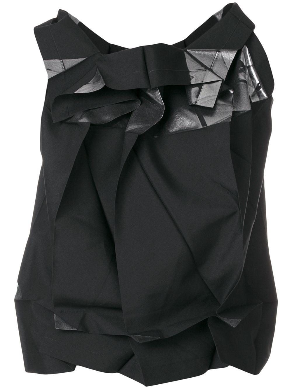 林青霞的上衣來自Issey Miyake。約NT$28,000（翻攝自FARFETCH）