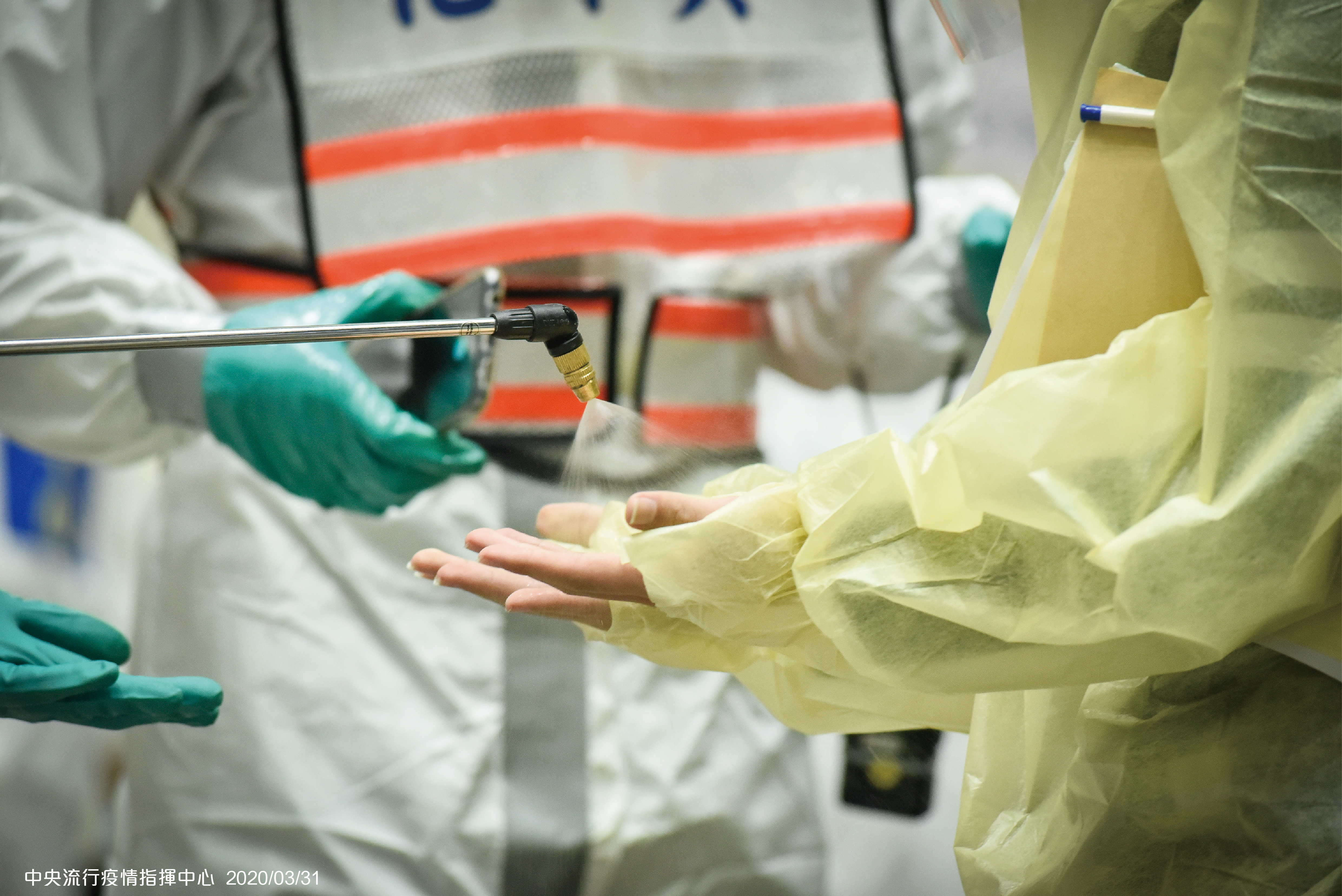 過去24小時內全球新增確診23萬370例，再創單日新高。（中央流行疫情中心提供）