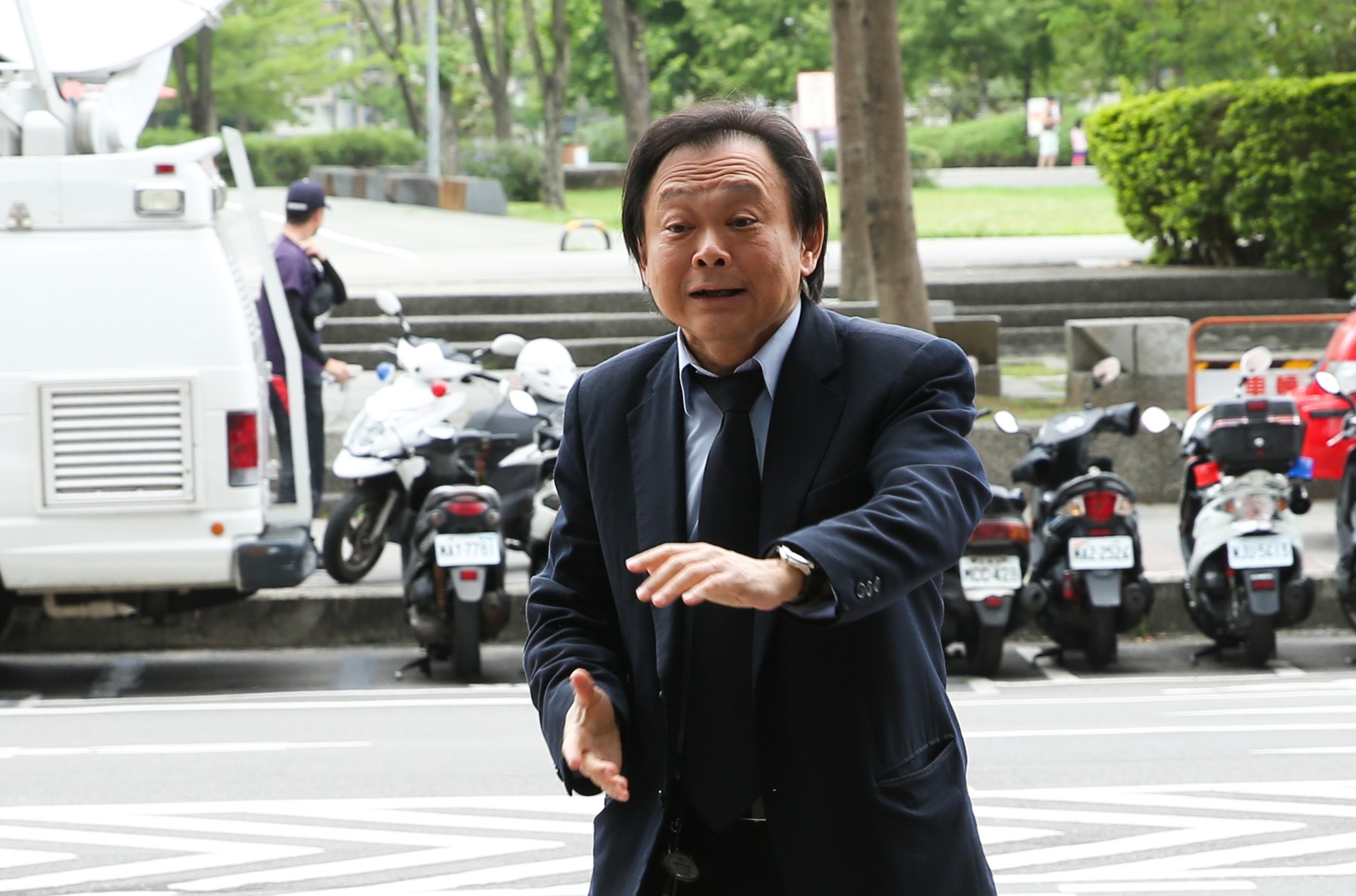 議員王世堅批評行政院院長蘇貞昌裝冷氣、三倍劵等政策。（本刊資料照）