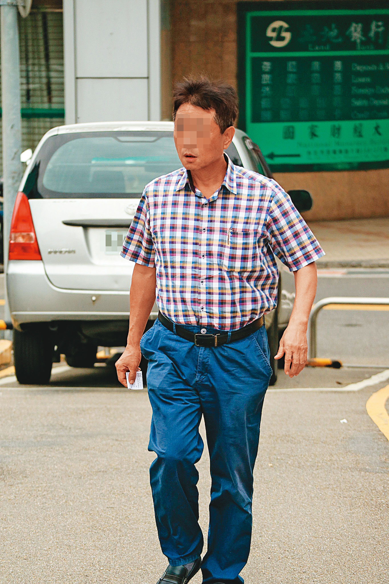 張姓大亨婚外情曝光後,百億資產全被妻子與兒女拿走,提8件官司告妻兒。