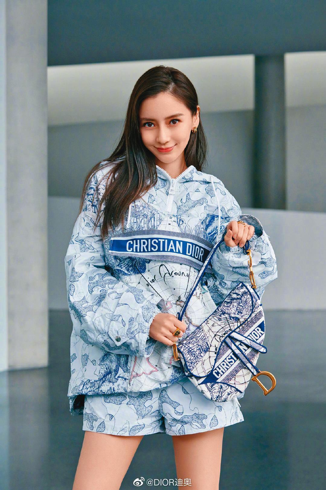 Angelababy身為Dior中國大陸區大使,出席活動常穿Dior的衣服,大大提高品牌曝光度。(翻攝自Dior微博)