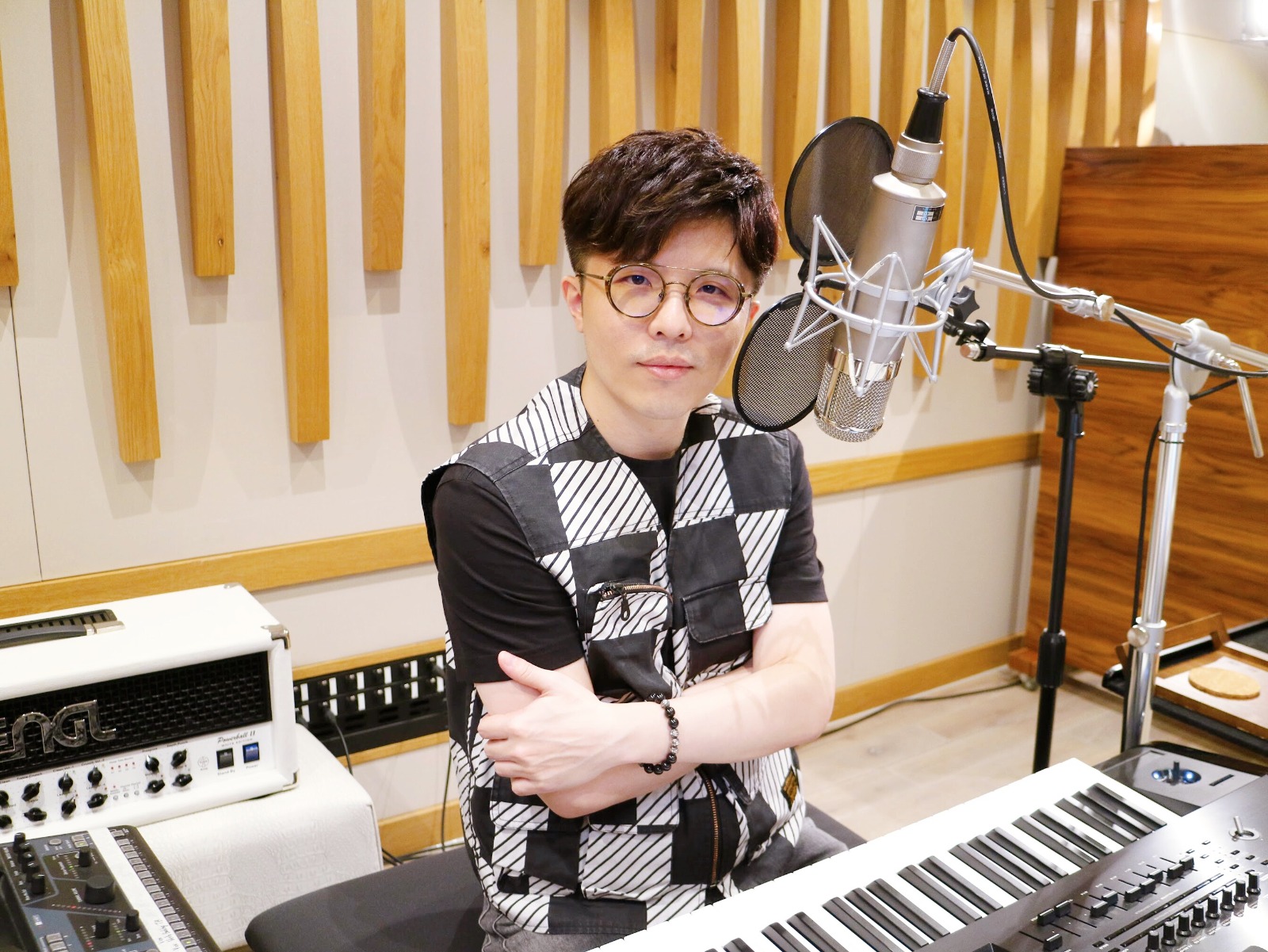 宋念宇把一首歌唱了3種版本，厭世臉風格讓網友覺得很搞笑。（喜鵲娛樂提供）