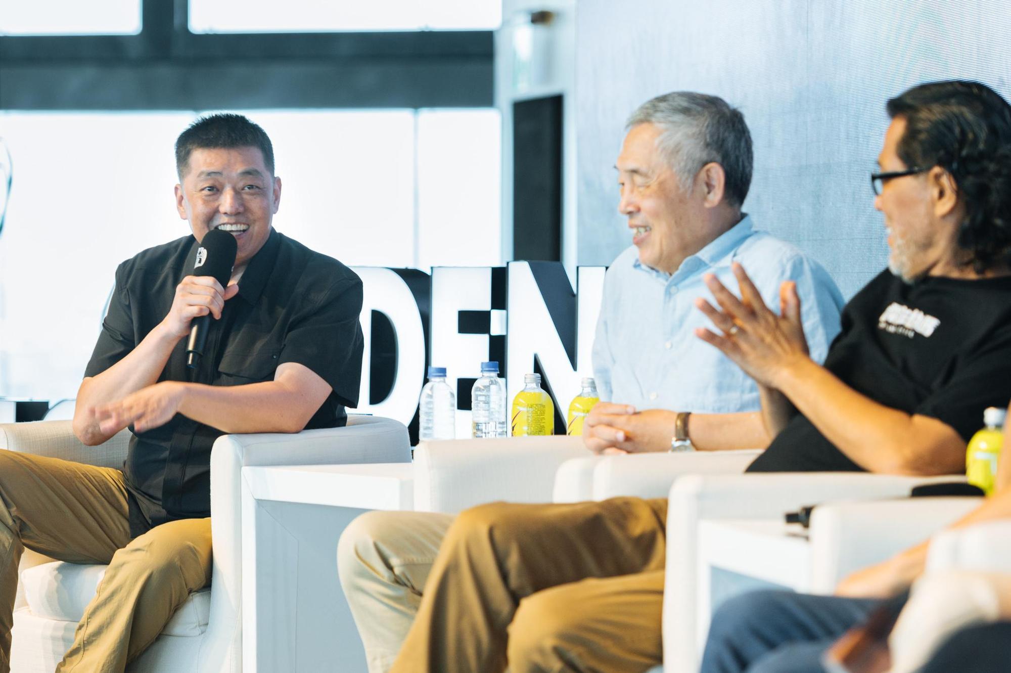 作曲林強（左起）、音效杜篤之、攝影李屏賓談到跟侯孝賢的合作經驗。（金馬執委會提供）