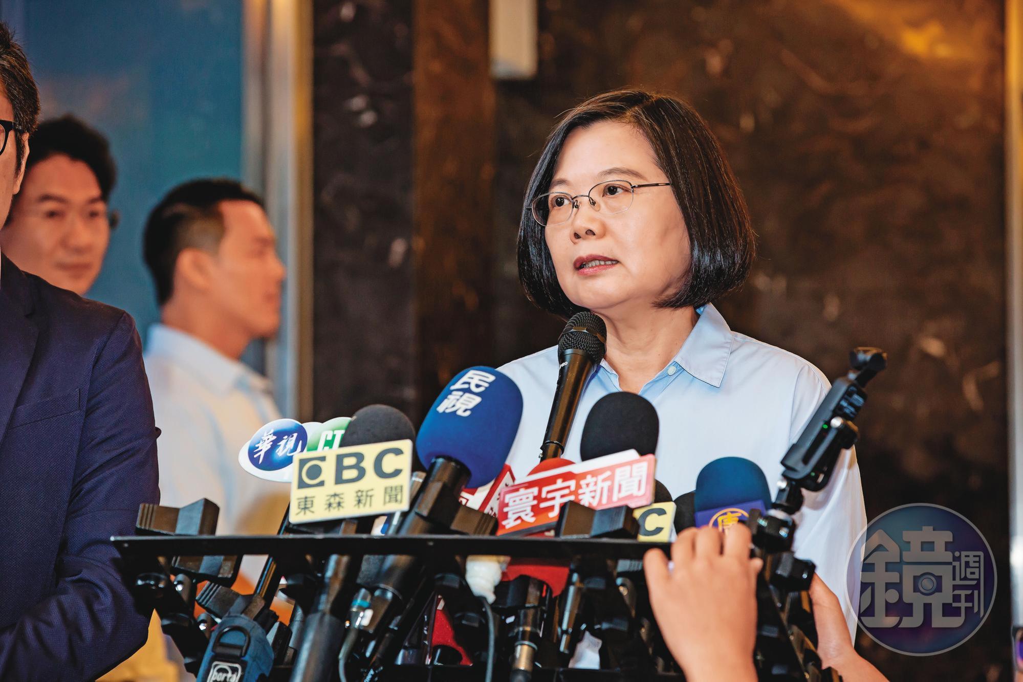 蔡英文就任總統後，面臨中共當局就兩岸關係採取全面冷卻的態度，行政部門與對岸的經貿往來則秉持「維持現狀」的原則，也未就ECFA的存廢作出動作。