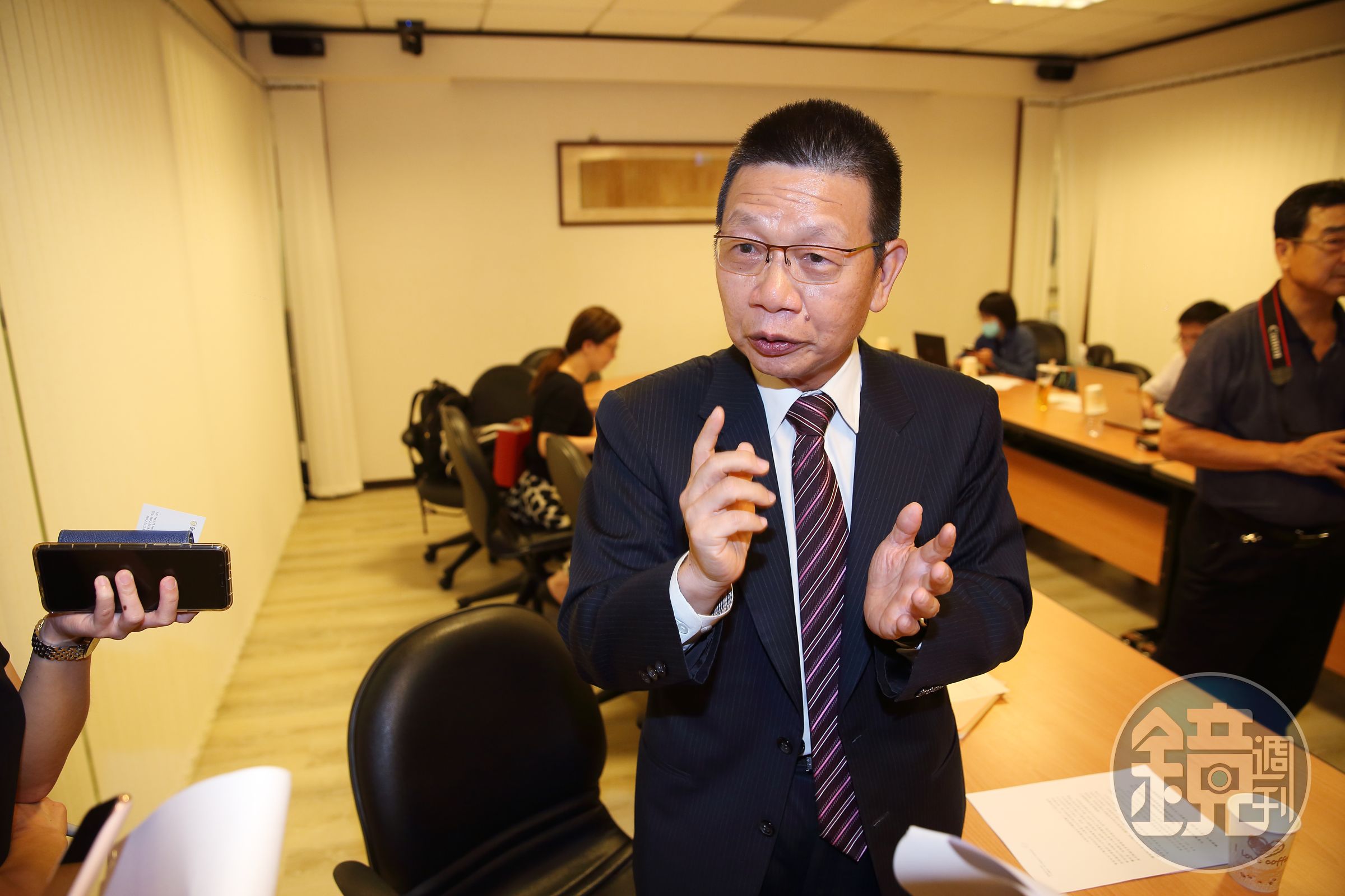 投保中心對林郭文艷提起裁判解任，董事長邱欽庭罕見說重話，「正義雖然會來得比較遲，但總有一天會來。」