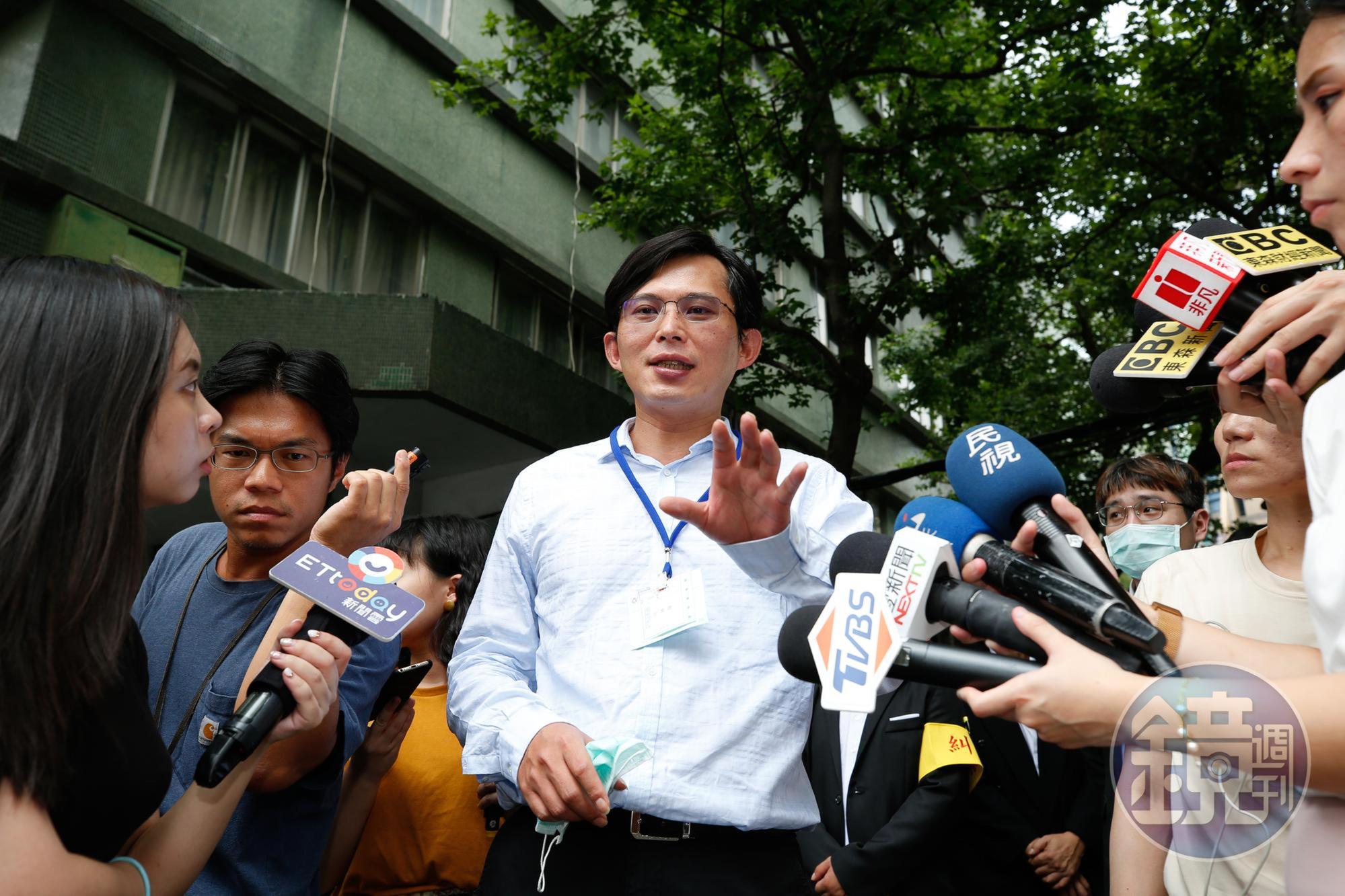 市場派堅持請黃國昌參選大同獨立董事,目的是希望借助「戰神」的力量揭開公司弊端。