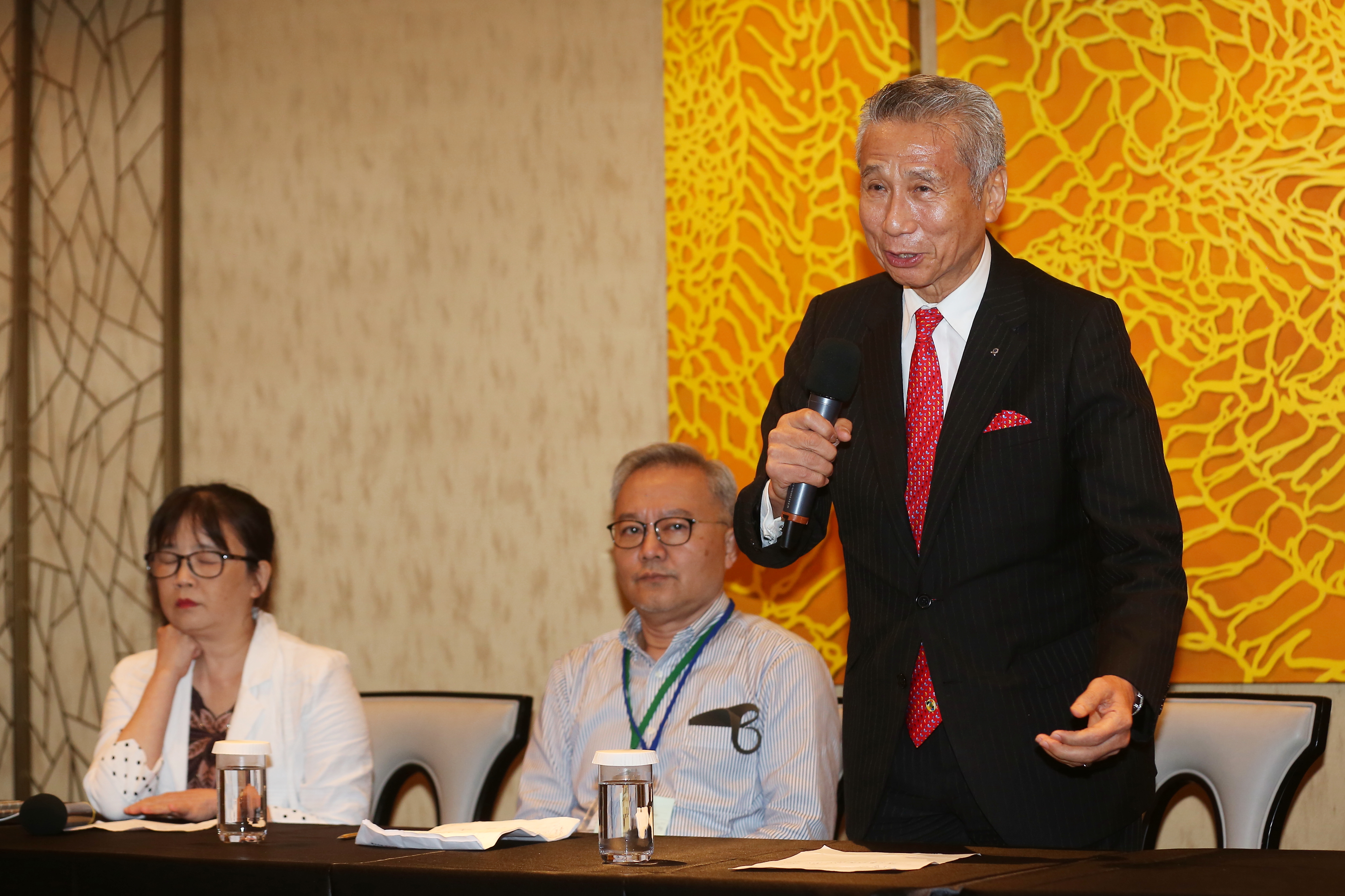 市場派主力、三圓建設董事長王光祥，也在本週向主管機關提出召集臨股會。