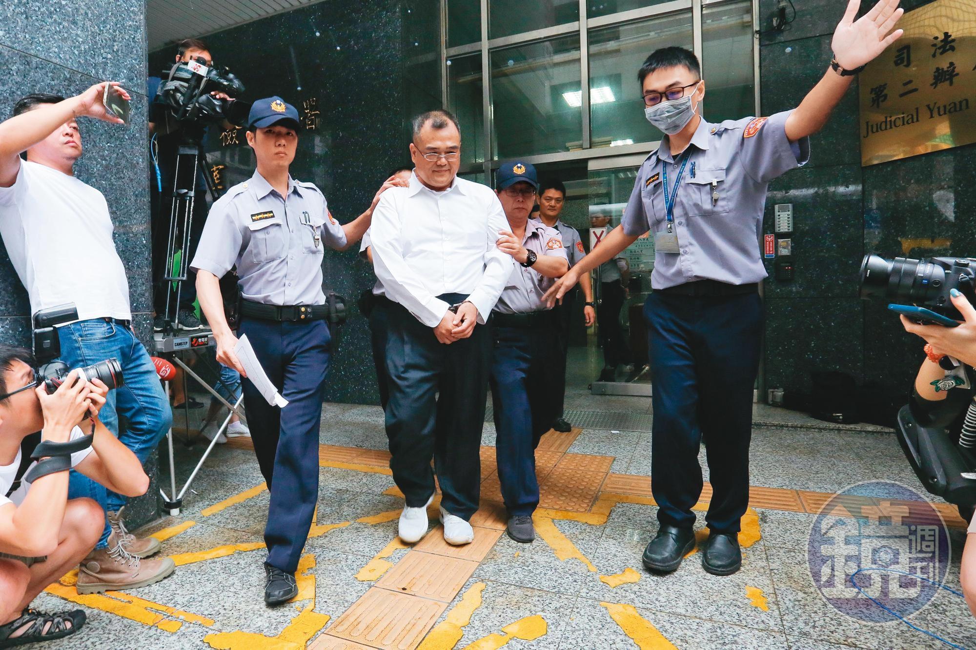 行政院前祕書長林益世收賄案纏訟多年，財產來源不明罪部分，先被判處2年徒刑確定。圖為他在2018年9月發監照片。（資料照片）