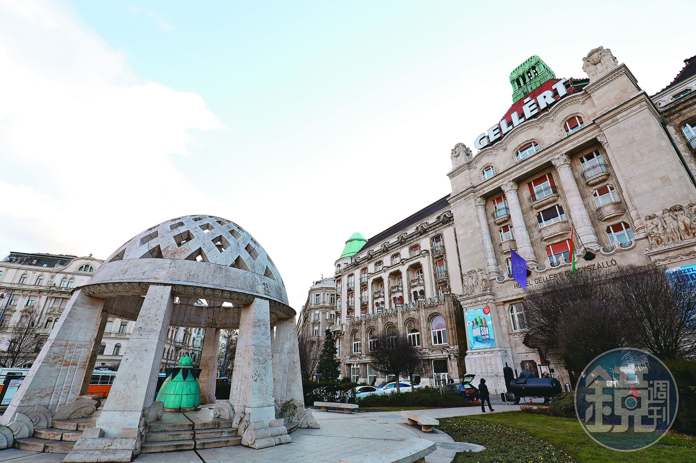 溫泉浴場與GELLÉRT HOTEL相連，是一棟很有古典氣息的建築。