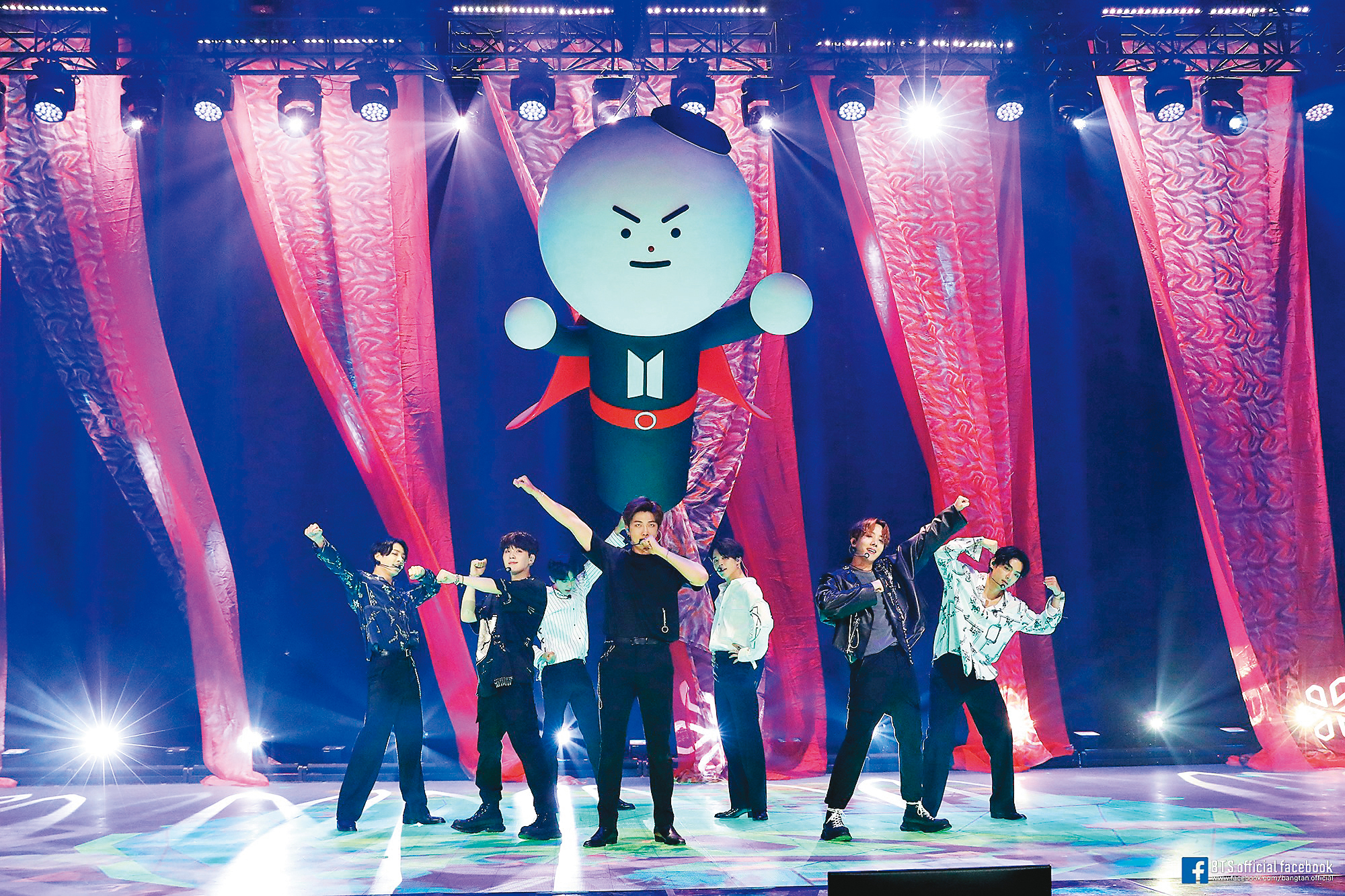 「防彈少年團」海外巡演全喊停，透過線上演唱會與全球75萬粉絲同歡，光門票就賺進4.5億元。（翻攝自防彈少年團Facebook）