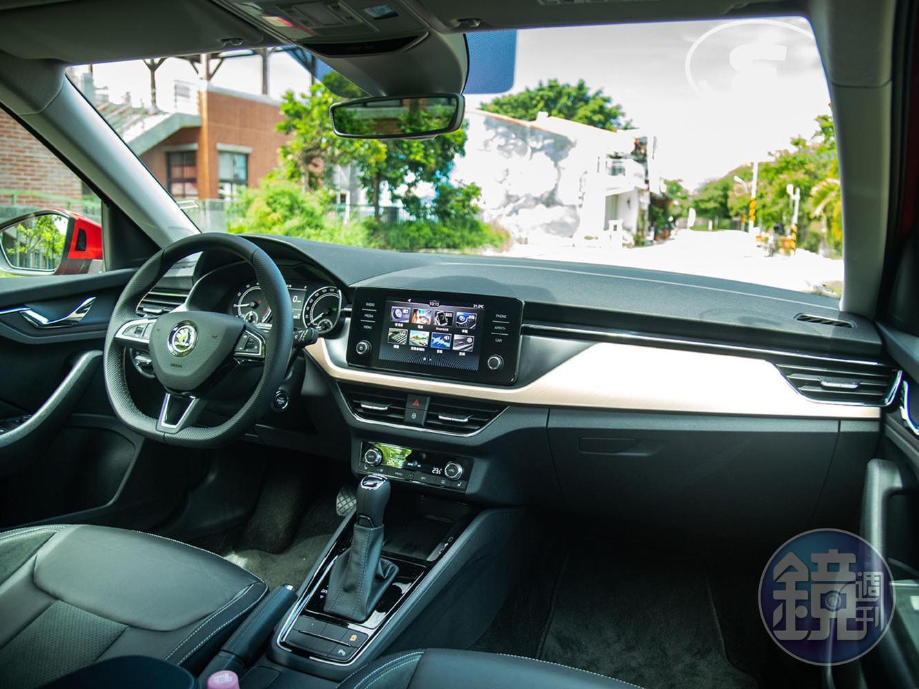 車內佈局與Scala完全相同，也是品牌新世代的設計風格。