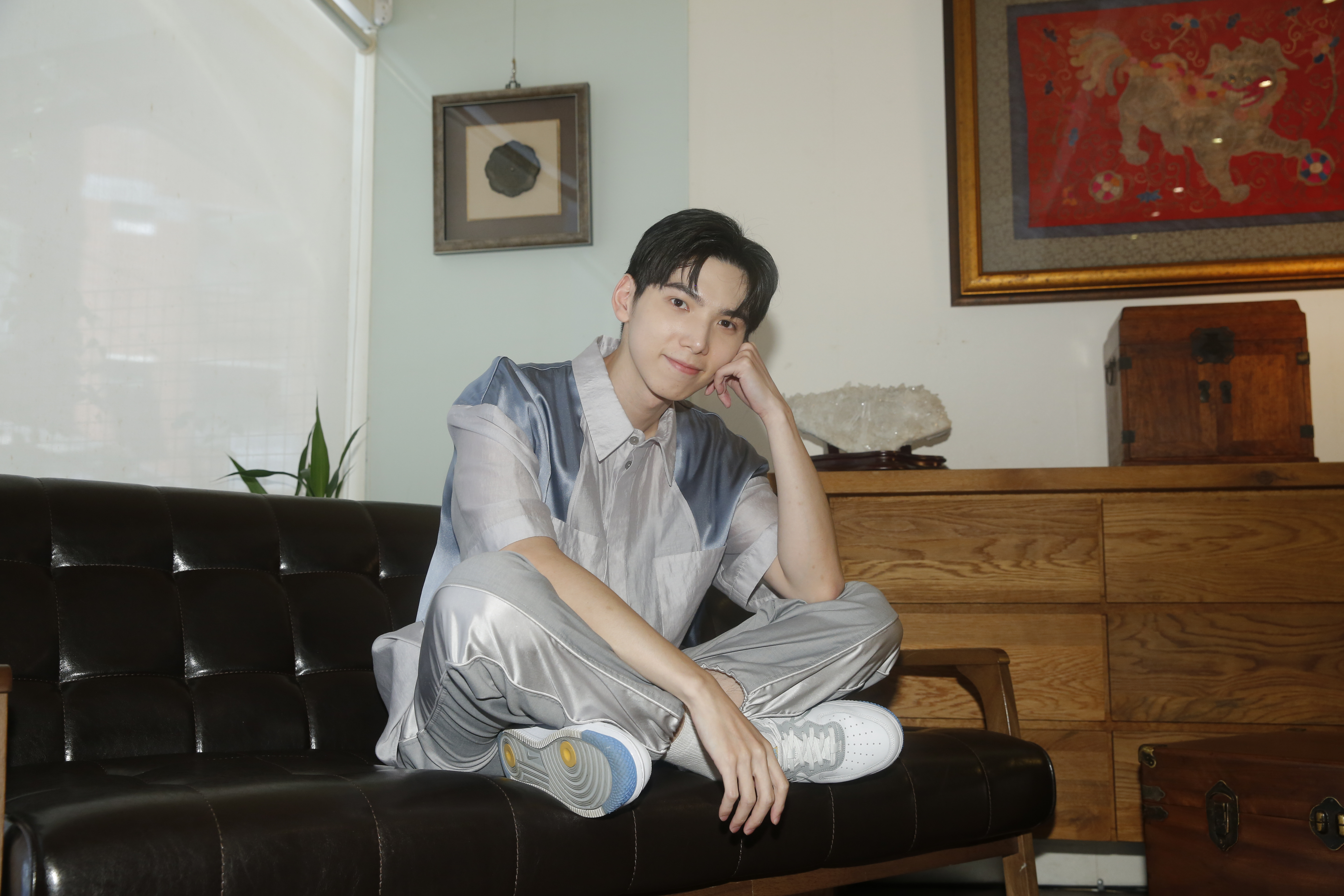 紀殷澤出道4年，前兩三年幾乎都在當臨演，但透過《媽！我阿榮啦》讓人看到他的演技表現。