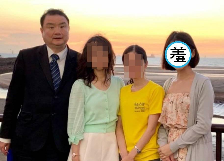 劉承武(左)的女兒劉忻怡(右)目前是新聞台主播,跟父親一樣也算是名公眾人物。(讀者提供)