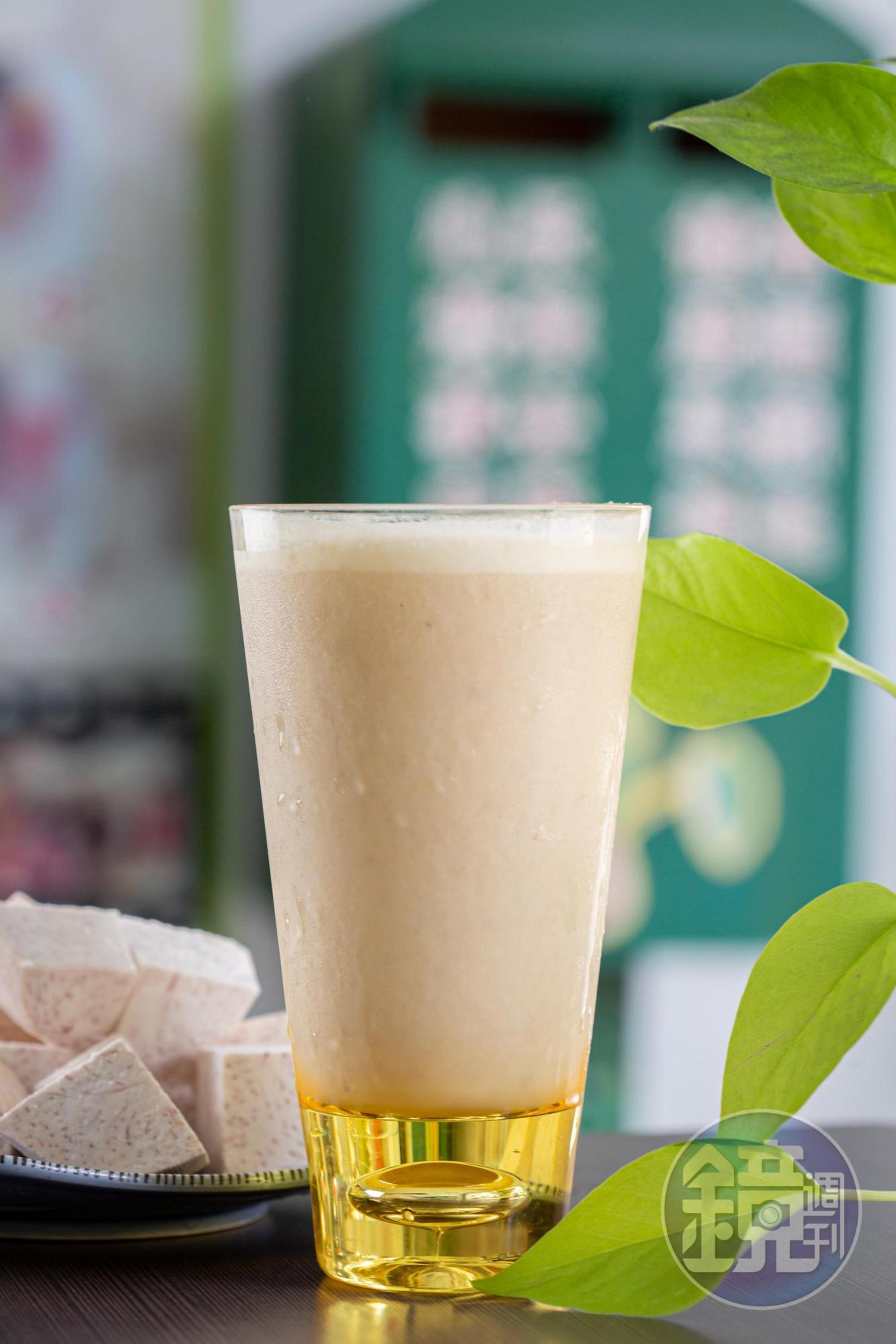 「芋頭沙牛奶」保留芋頭顆粒感，濃郁中有Q鬆嚼感。（55元／杯）