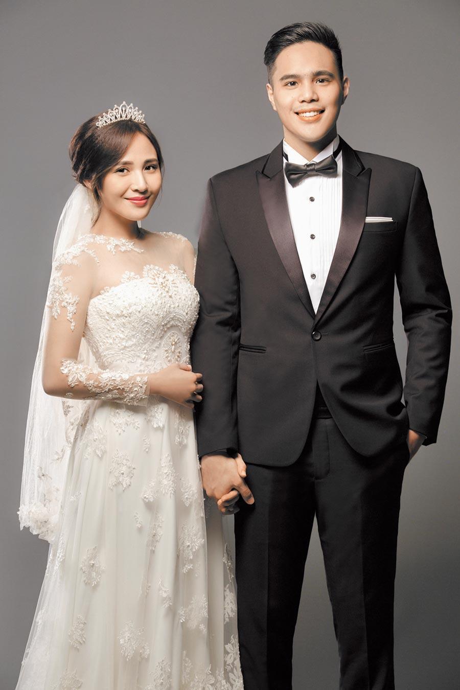梁文音(左)2016年與張念平(右)完婚,兩人郎才女貌,如今卻驚爆婚外情離婚。(環球音樂提供)