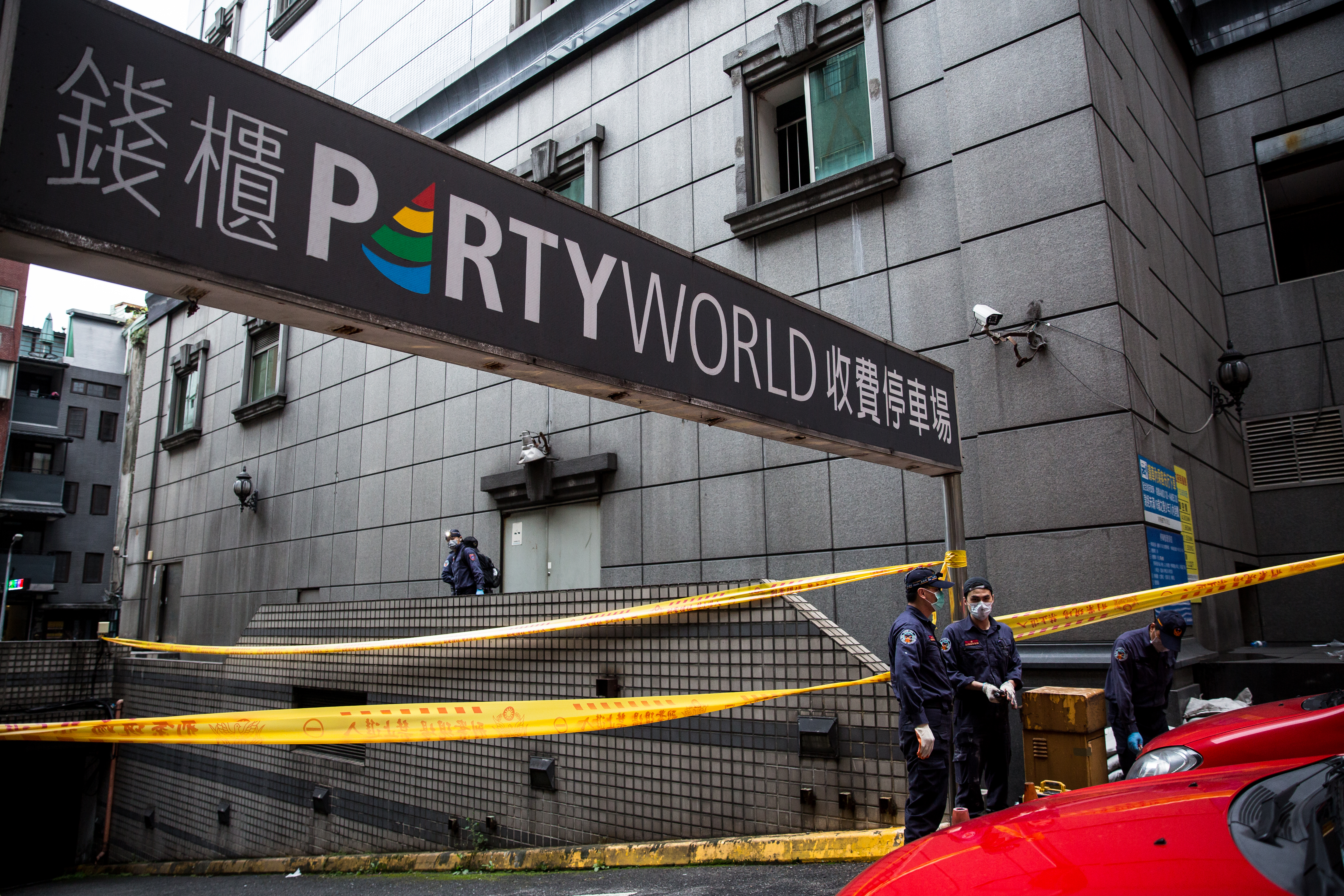 為加強公共場所安檢，避免再度發生重大公安事件，檢調意外查出北市府都發局公務員向業者索賄。（資料照）