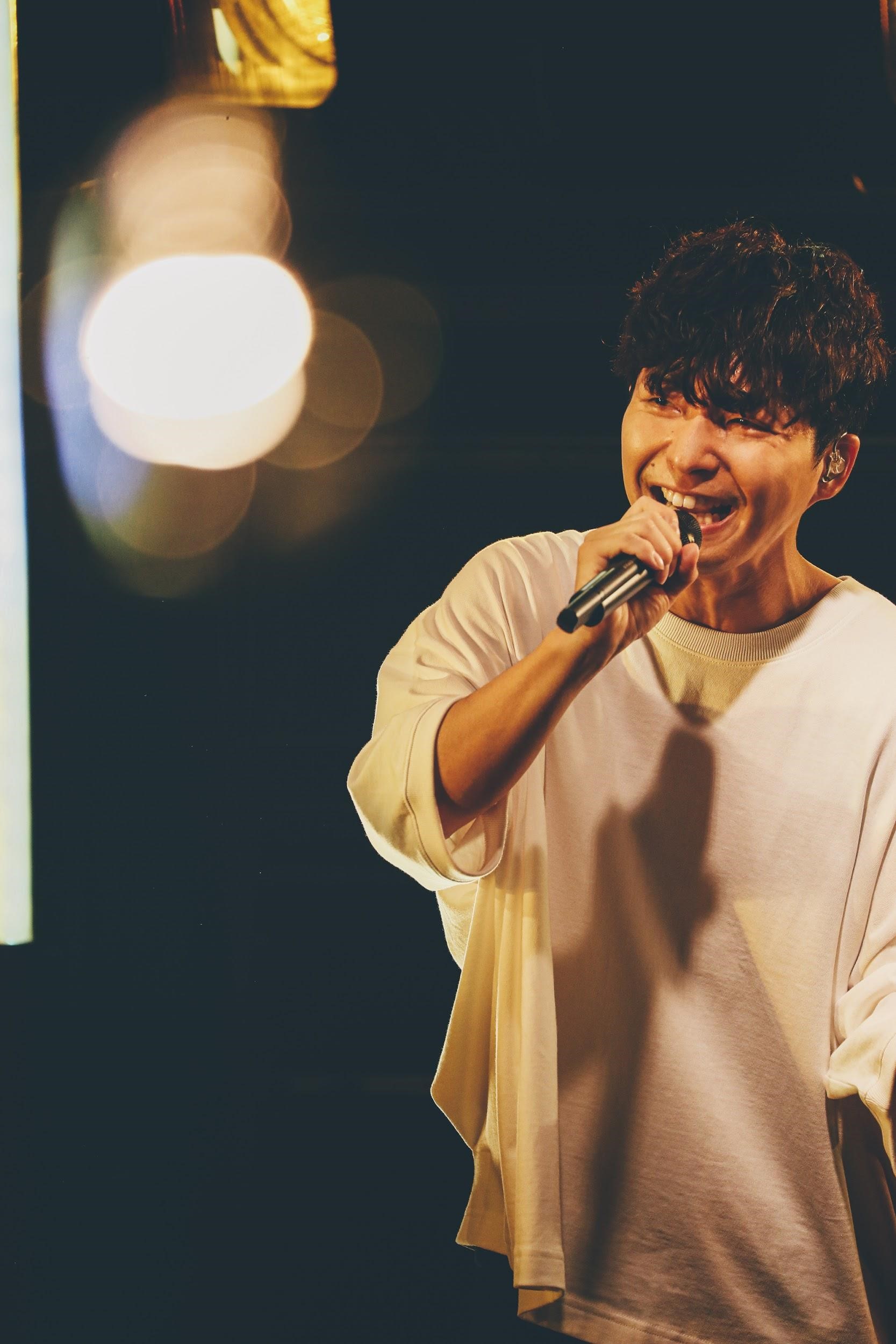 星野源的線上演出吸引10萬粉絲上線,他也藉此機會表達感謝。(AMUSE提供)