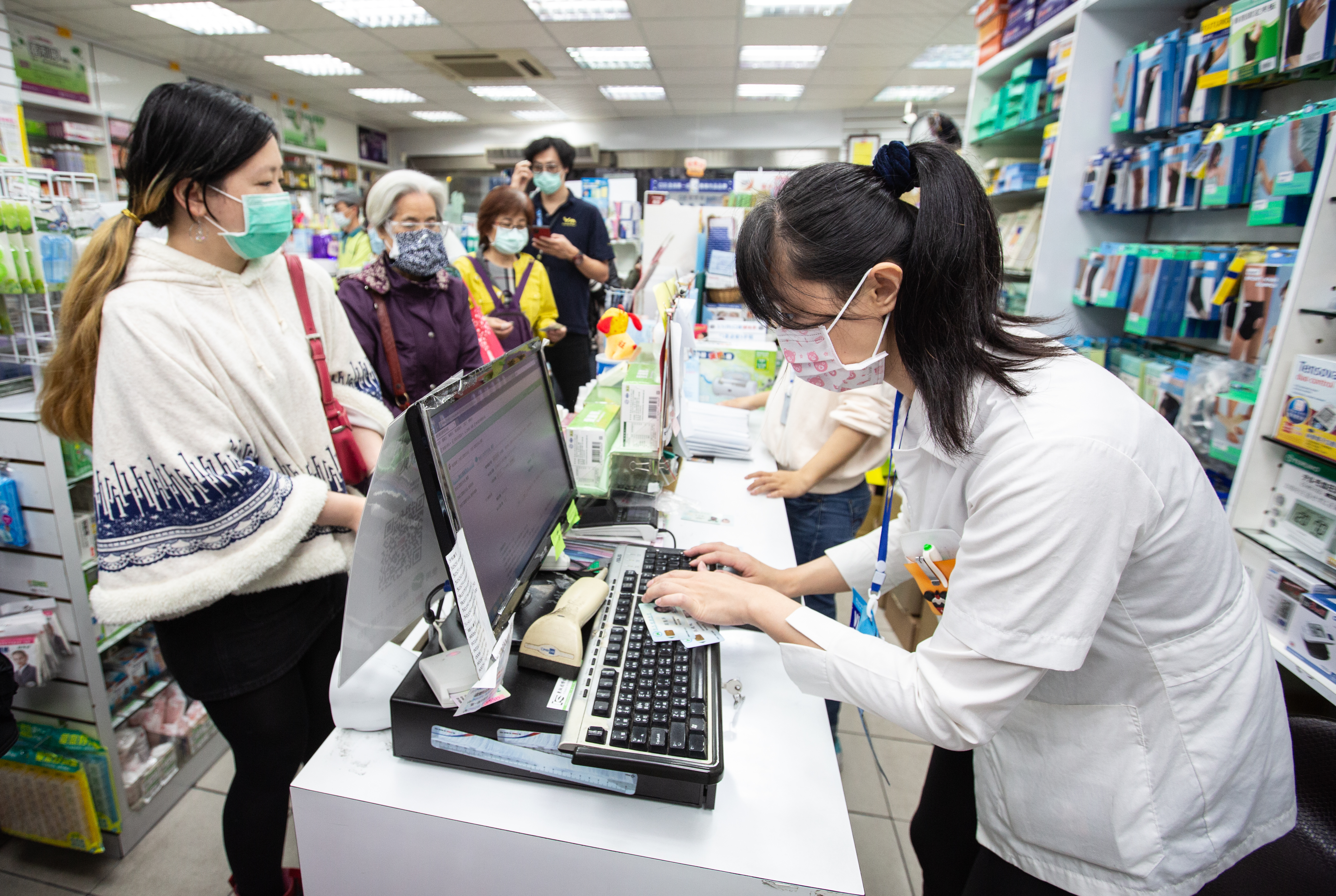 逾期未領實名制口罩8月底開放補領，未領者將不再退費。