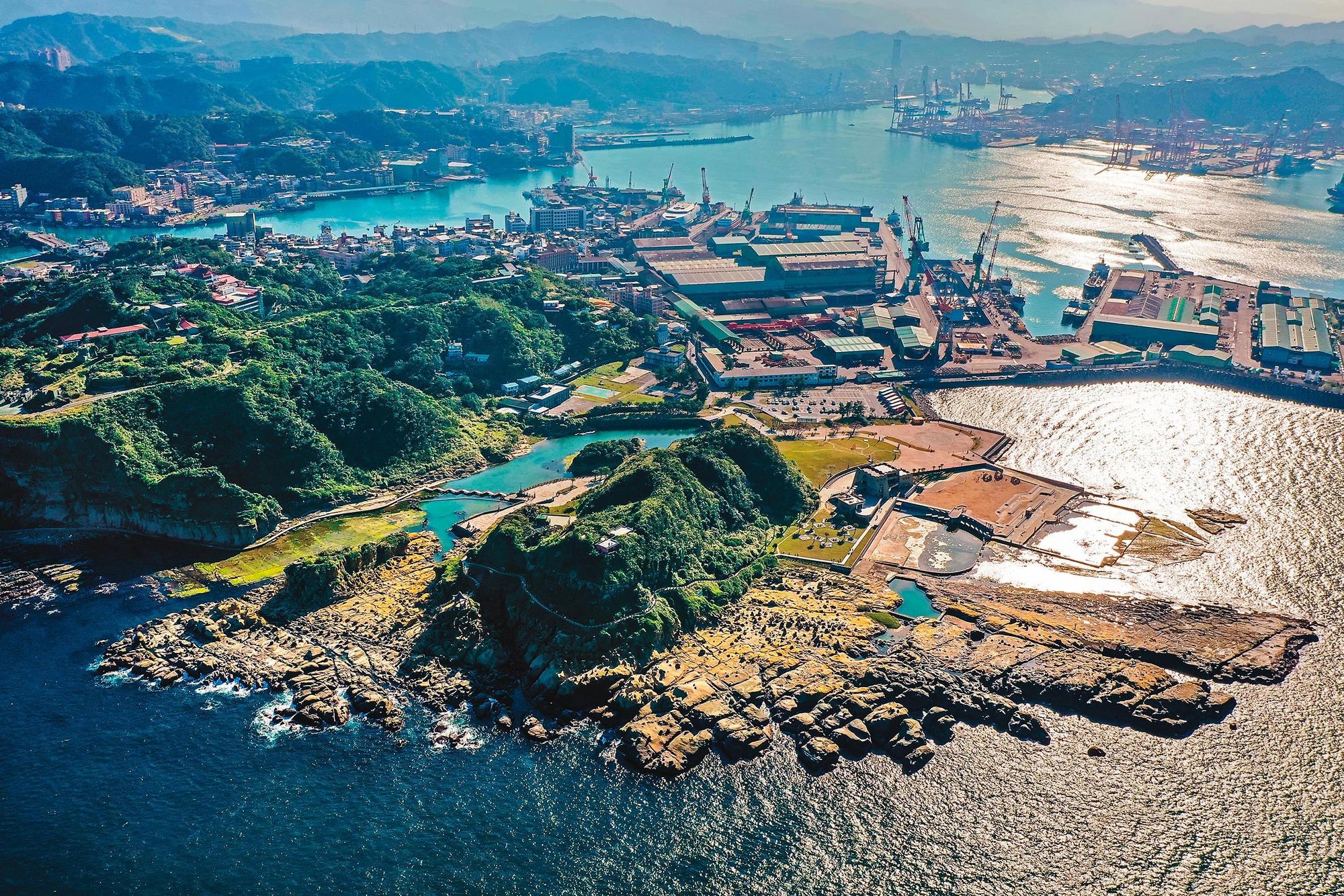 和平島是著名的「基隆八景」之一,從高空鳥瞰氣勢壯闊。