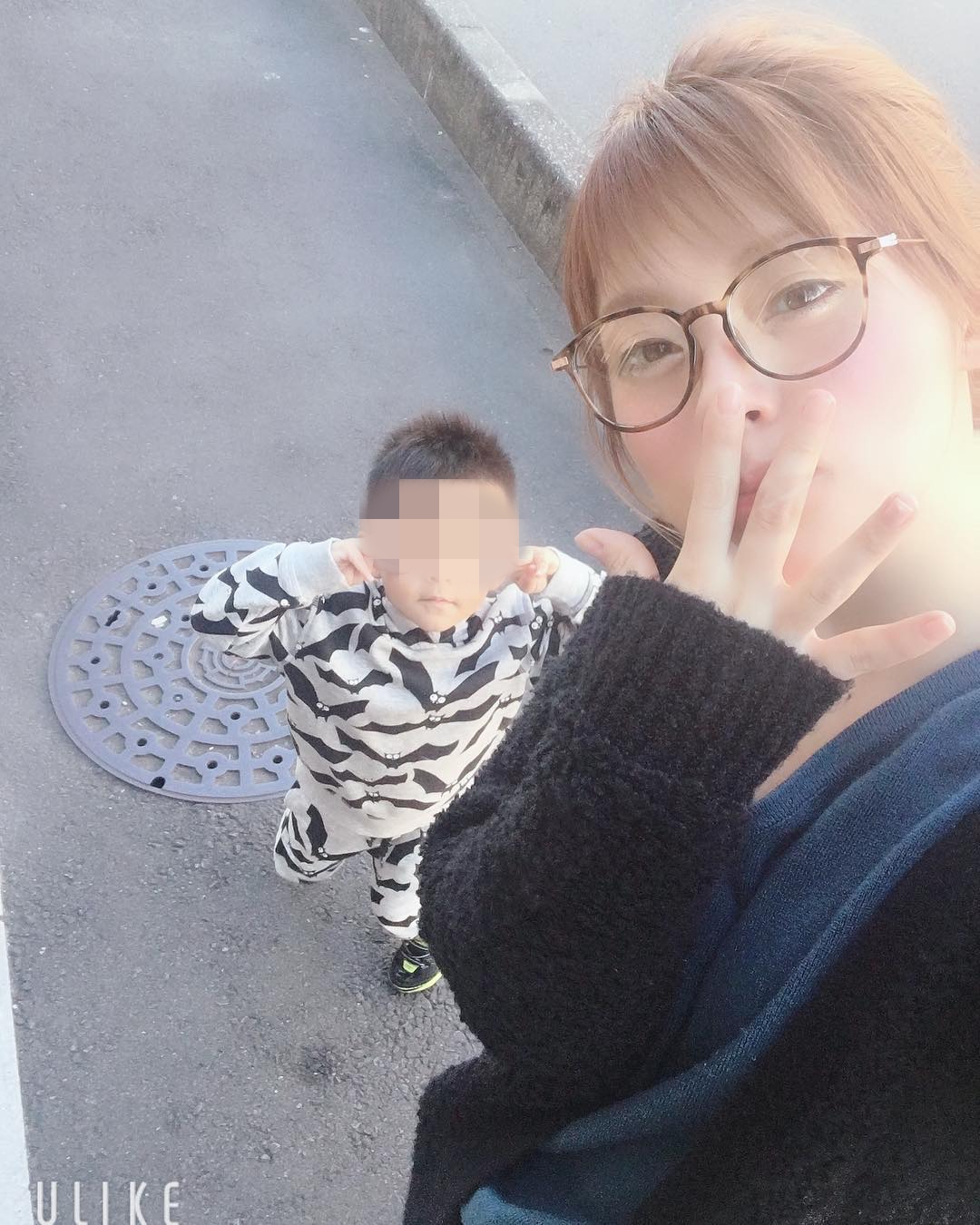 板垣梓（右）經常分享與兒子的合照。（翻攝板垣梓Instagram）