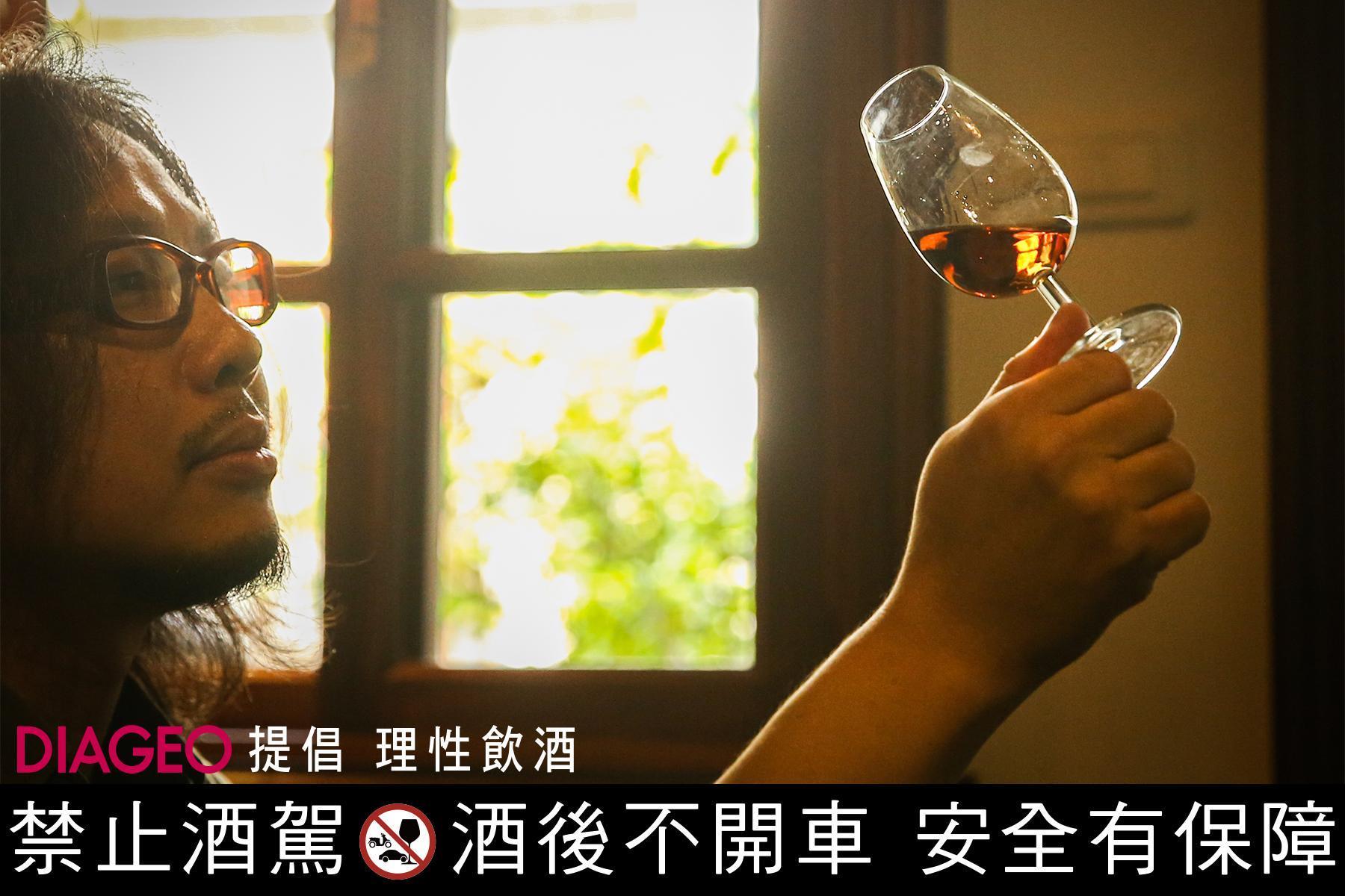 威士忌達人胡毓偉Lawrence，Whisky TASTE桃園古華酒展策展人、格登費雪飲學計畫創辦人，威士忌品飲資歷超過15年。
