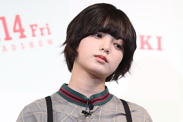 平手友梨奈在「欅坂46」中是「絕對Ｃ位」的存在，連續擔任8張單曲C位，地位屹立不搖。（翻攝livedoor news）