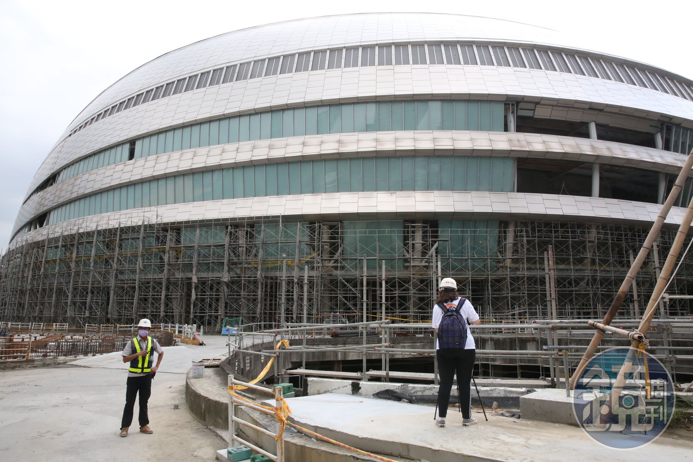 大巨蛋停工5年多，17日終於再度核發建照。