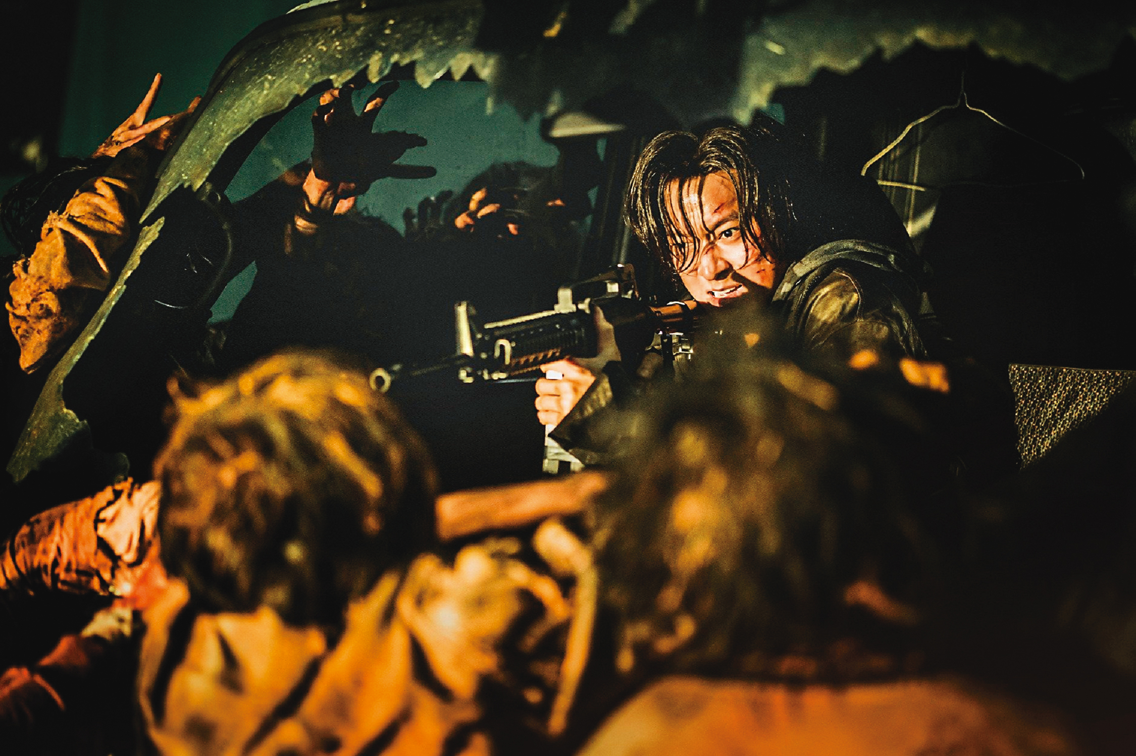 姜棟元在《屍速列車2：感染半島》接棒孔劉，回到韓國與活屍正面對決。（翻攝自Kakao Gallery）