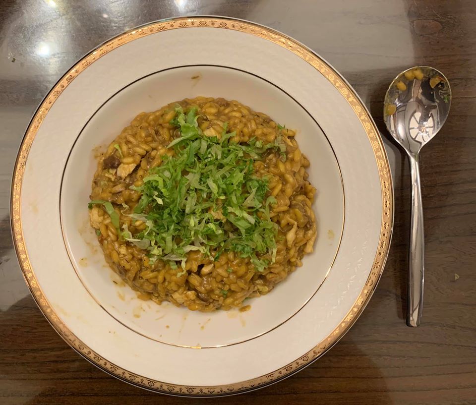 為了吃「義大利番紅花牛肝菌燉飯」，暫時將減肥這回事拋諸腦後。