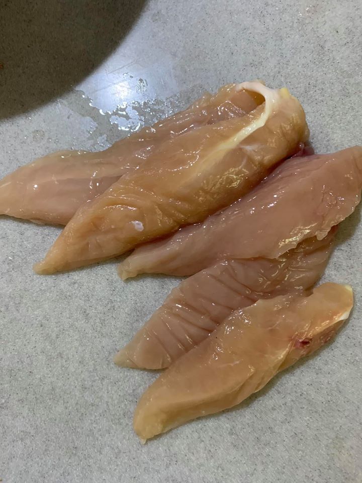 準備雞里肌肉5條。