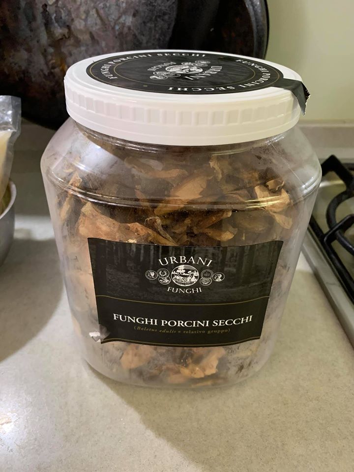 義大利產牛肝菌,是冰箱裡的存貨。