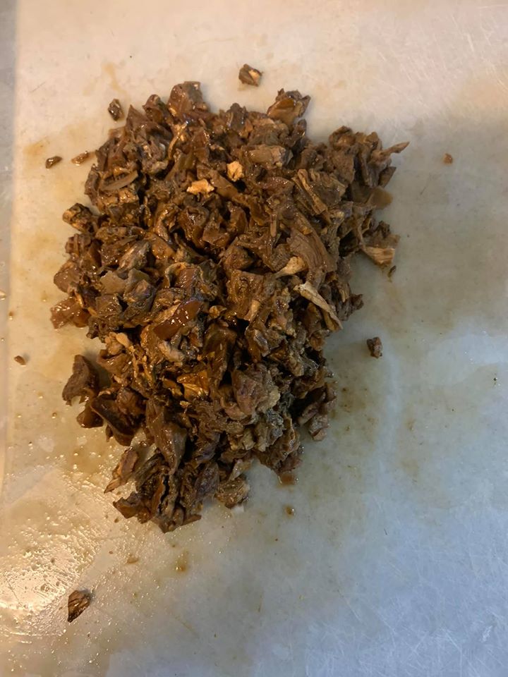 牛肝菌也切成一樣的小丁。