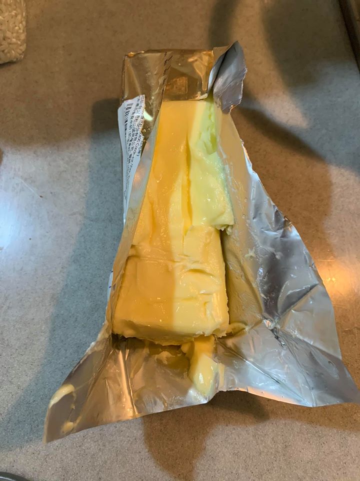 軟化的奶油,用了一半,熱量可知。