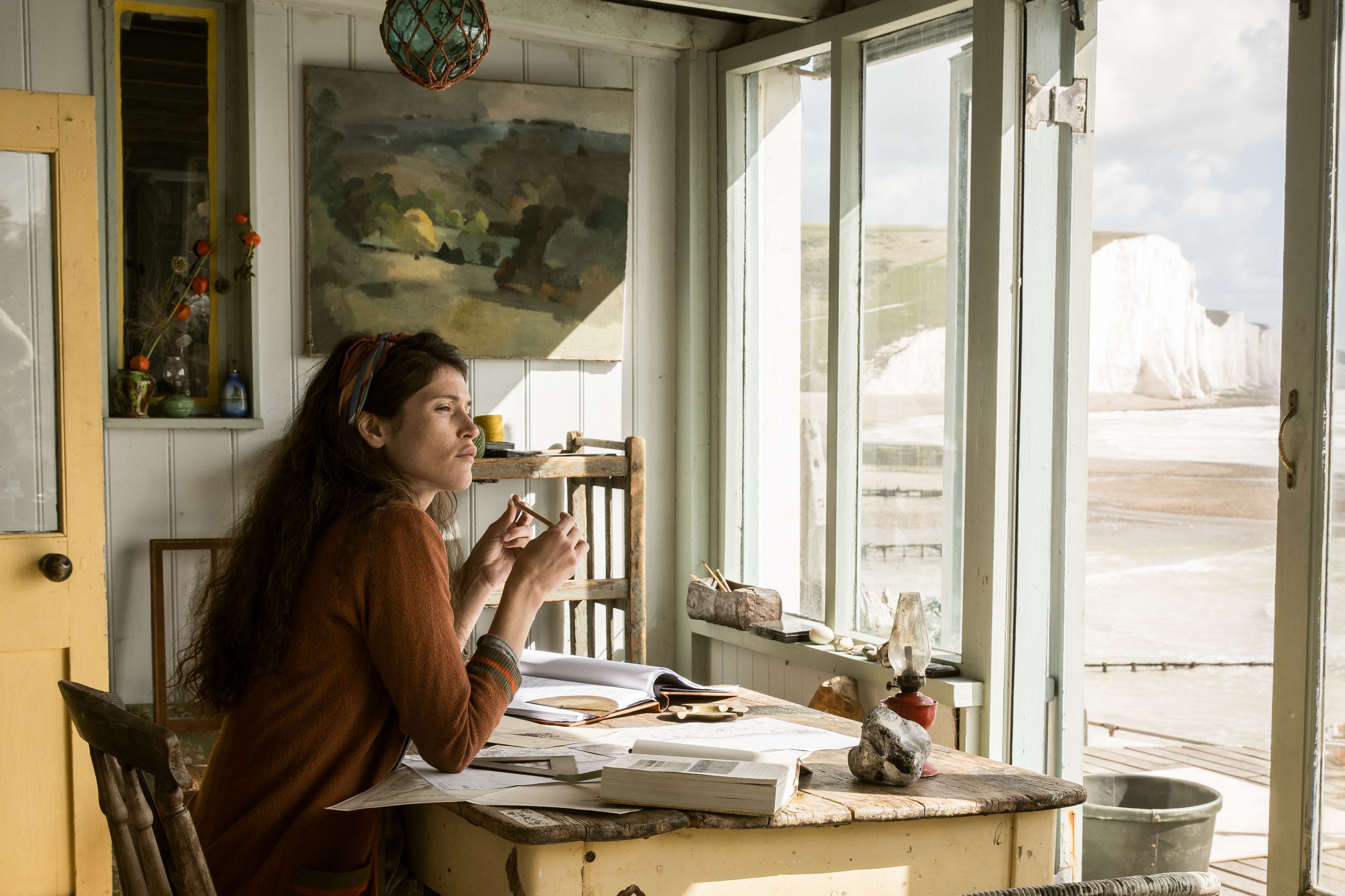 女星潔瑪雅特頓在電影《戀夏時光》住的海濱小屋，同時也是電影《贖罪》中綺拉奈特莉與與詹姆斯麥艾維現身的同一棟小屋。（威視）