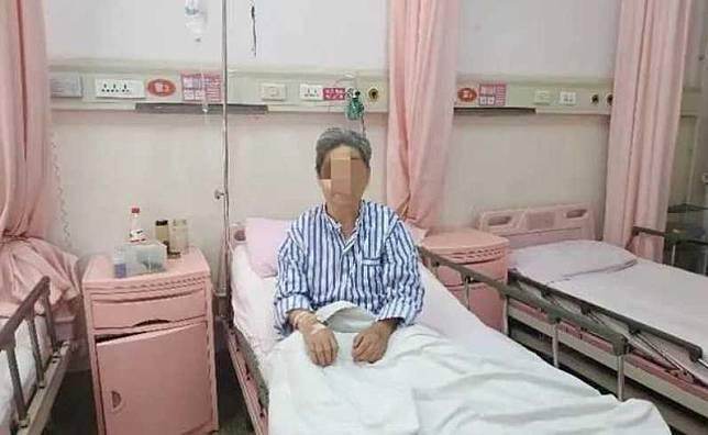 老婦人在撐了4天過後終於獲救，立即送往醫院救治。（翻攝川北在線）