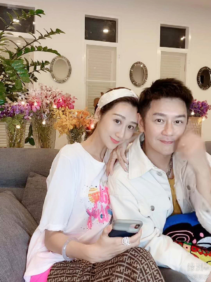 港星陳浩民的老婆蔣麗莎小他16歲。（翻攝蔣麗莎綠洲）
