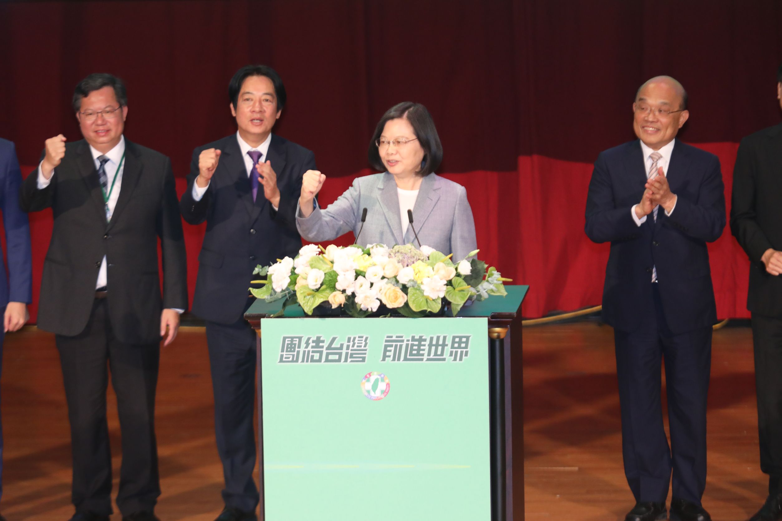 總統兼民進黨主席蔡英文於全代會致辭時,特別提及憲改議題。