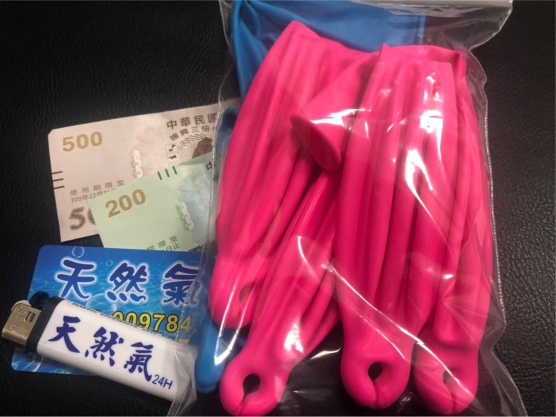 不肖業者祭出使用三倍券優惠價格，1800降價1500，還宣稱要振興笑氣產業。（警方提供）