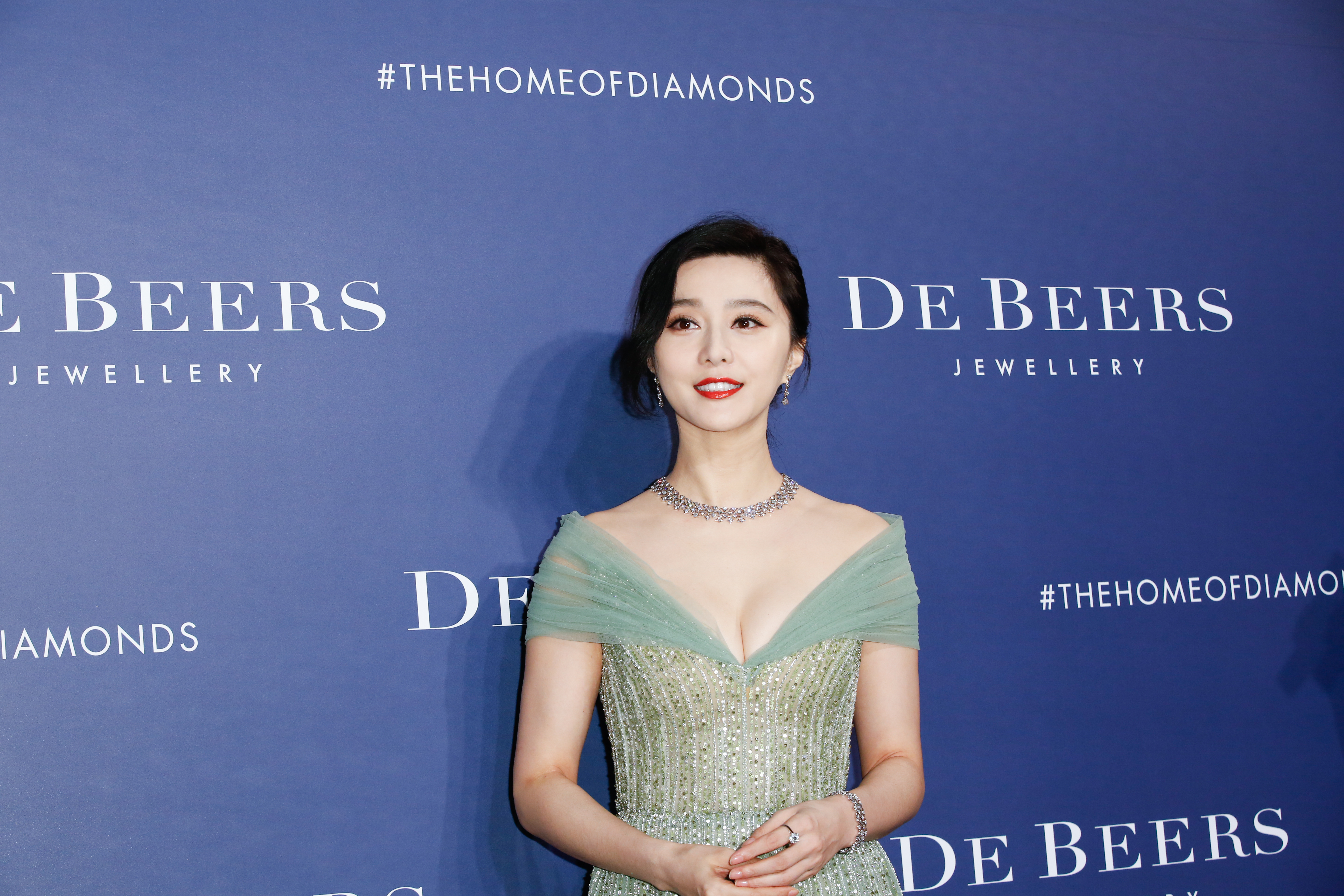 中國女星范冰冰在微博寫下「努力堅強的活著」，讓許多粉絲心疼為她打氣。（資料照）