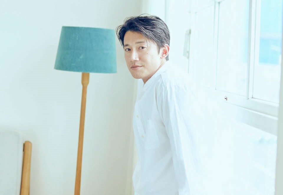 吳慷仁昨在臉書寫道演藝人員在「鎂光燈後的心情」，不忘提醒面對低潮「記得多找人說說話」。（翻攝自吳慷仁Kang Ren Wu臉書）