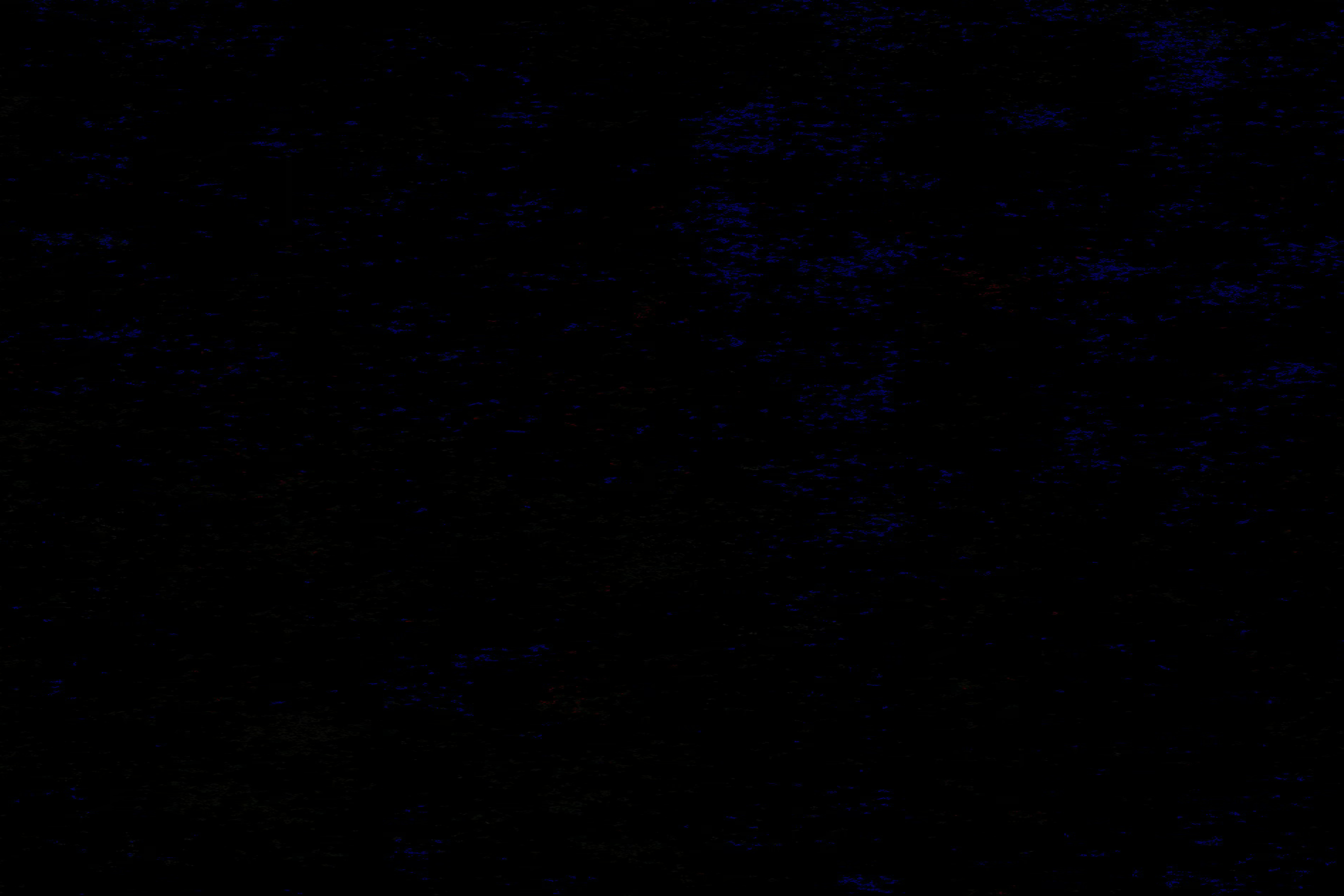 進入咖啡館，現場就是這麼黑，失去所有空間感與視覺。